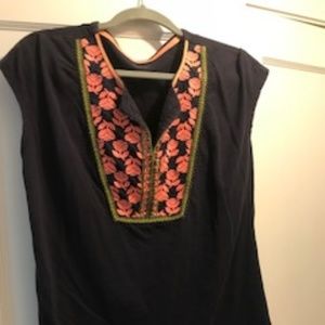 Boden- embroidered tee shirt top